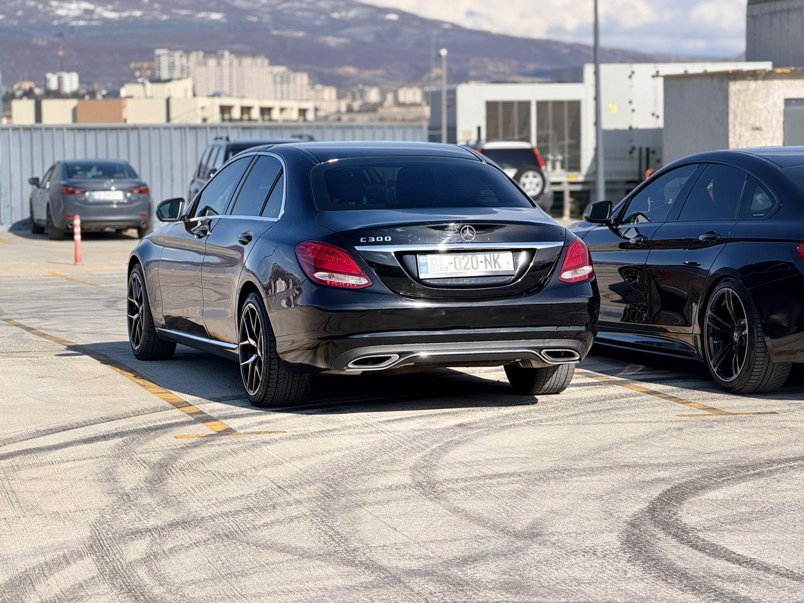 Mercedes-Benz C300 — exterior view 7