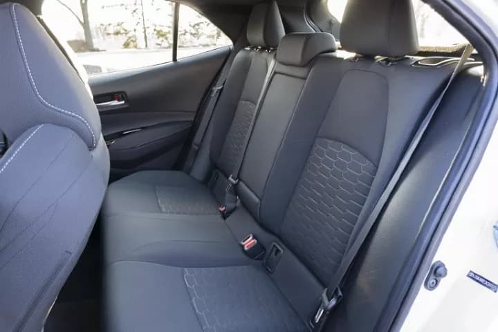 Toyota Corolla — exterior view 9