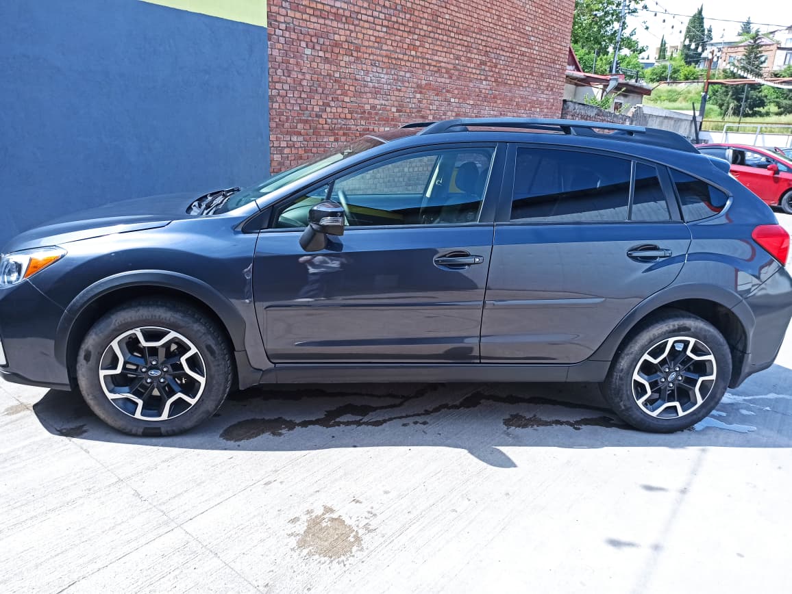 Subaru Crosstrek — exterior view 2