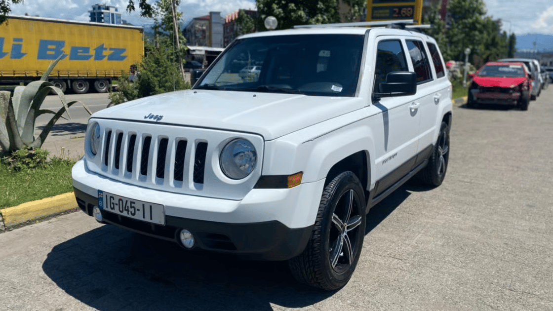 Jeep Patriot for rent in Georgia from 40 € per day