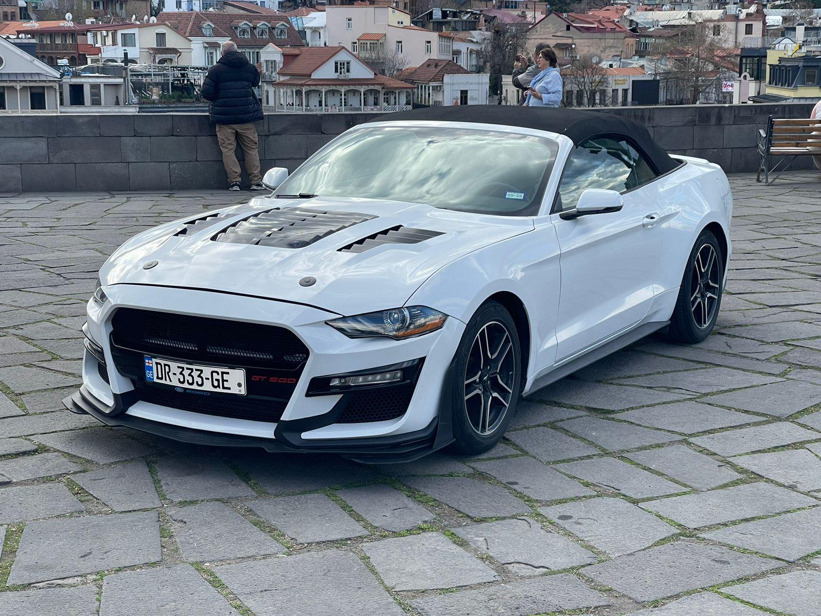 Ford Mustang — exterior view 2