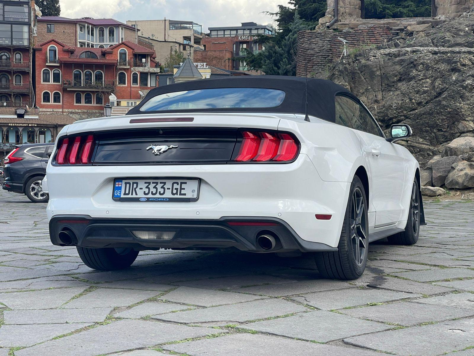 Ford Mustang — exterior view 7