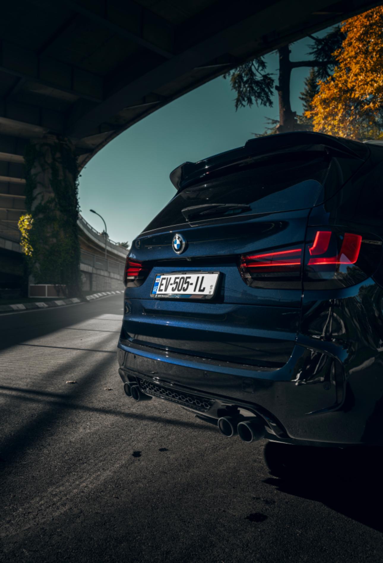 BMW X5 — exterior view 3