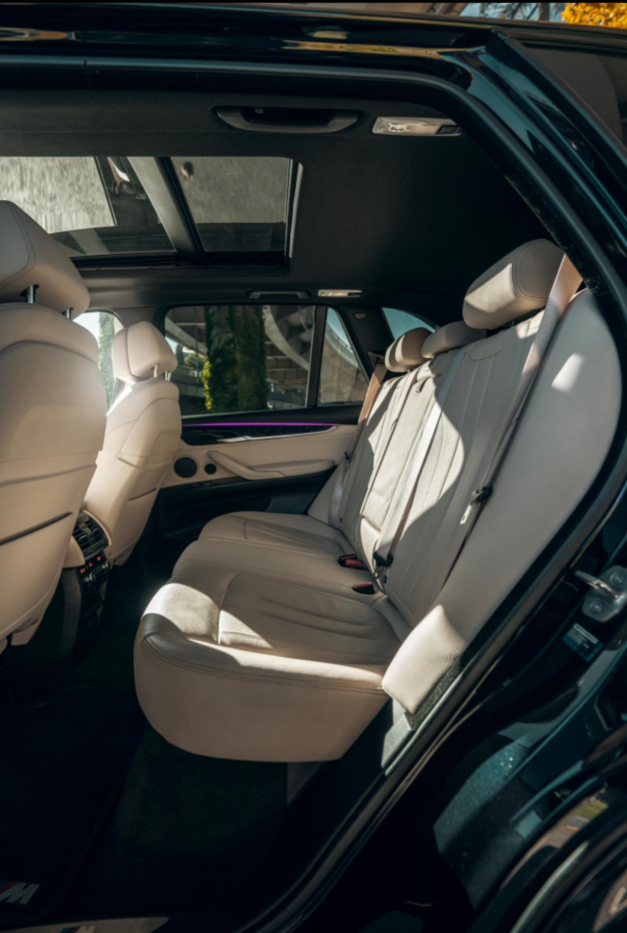 BMW X5 — exterior view 7