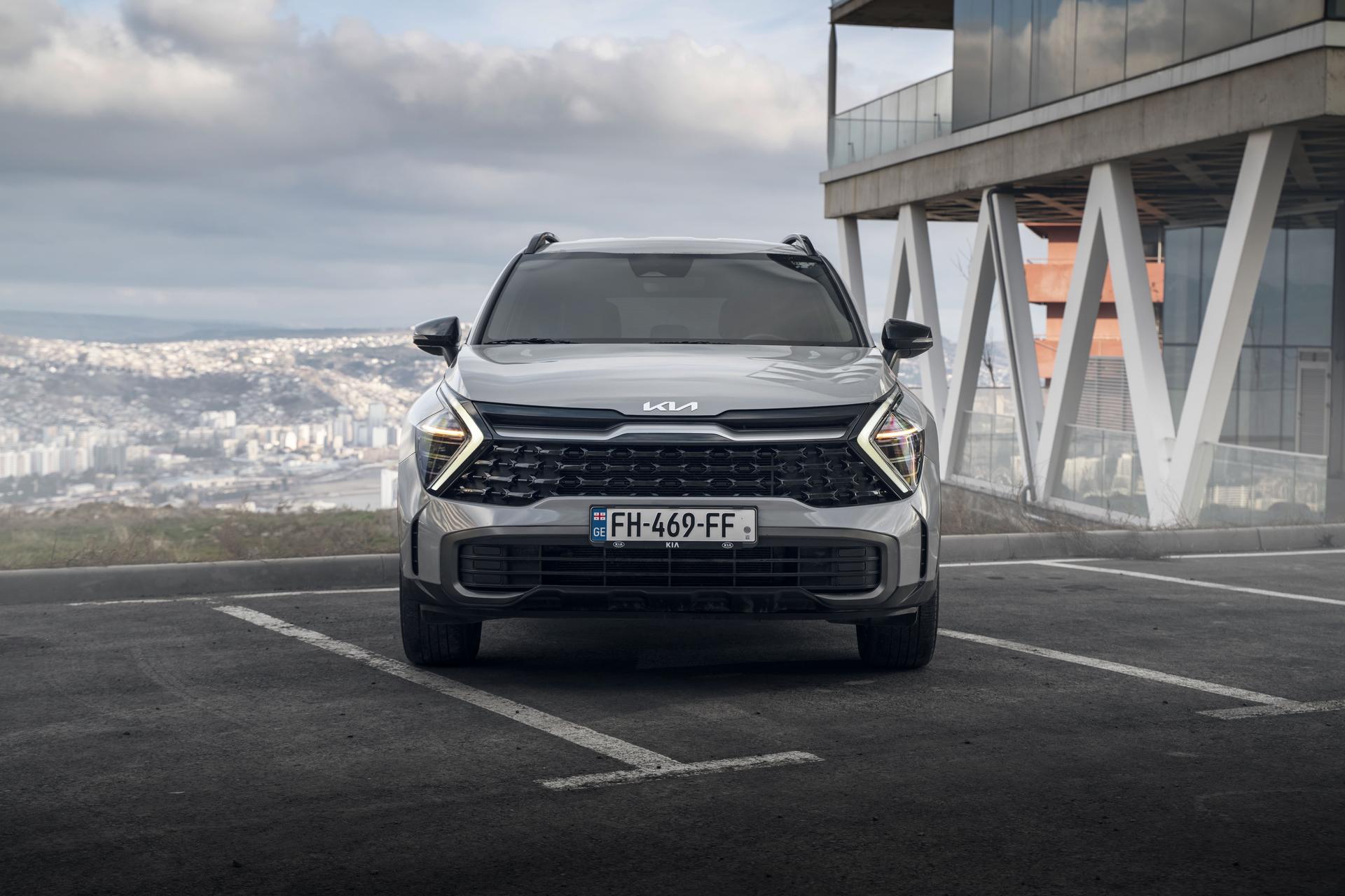 KIA Sportage — exterior view 3