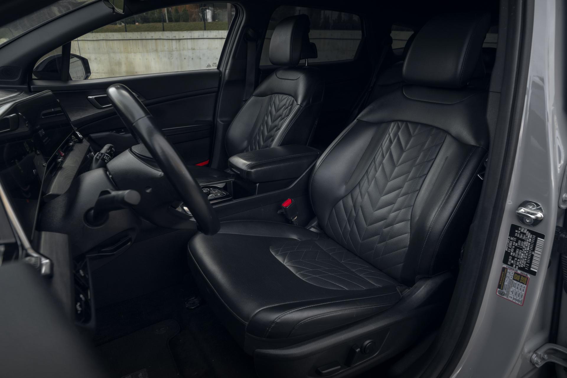 KIA Sportage — exterior view 5