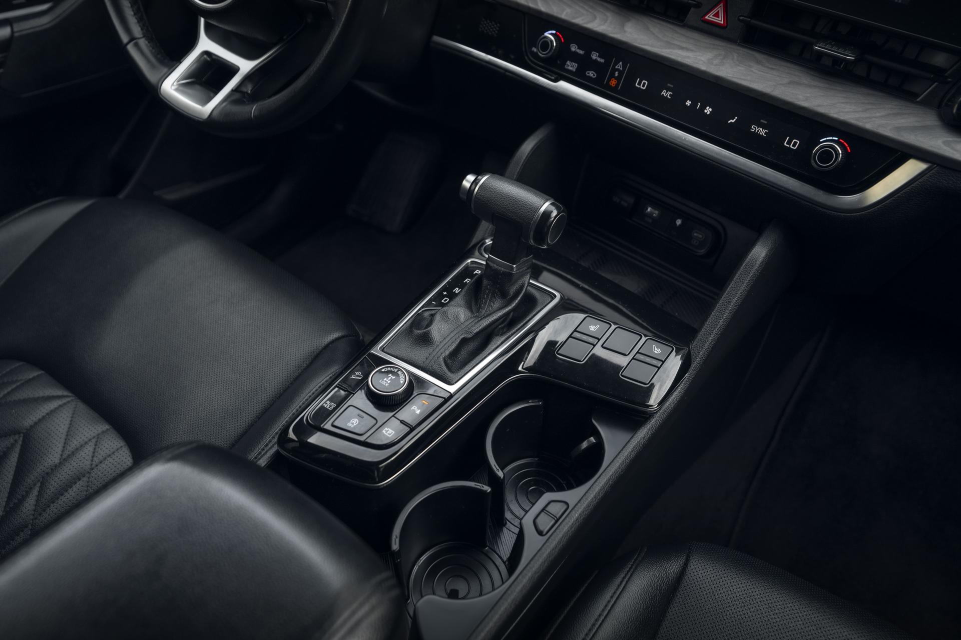 KIA Sportage — exterior view 7