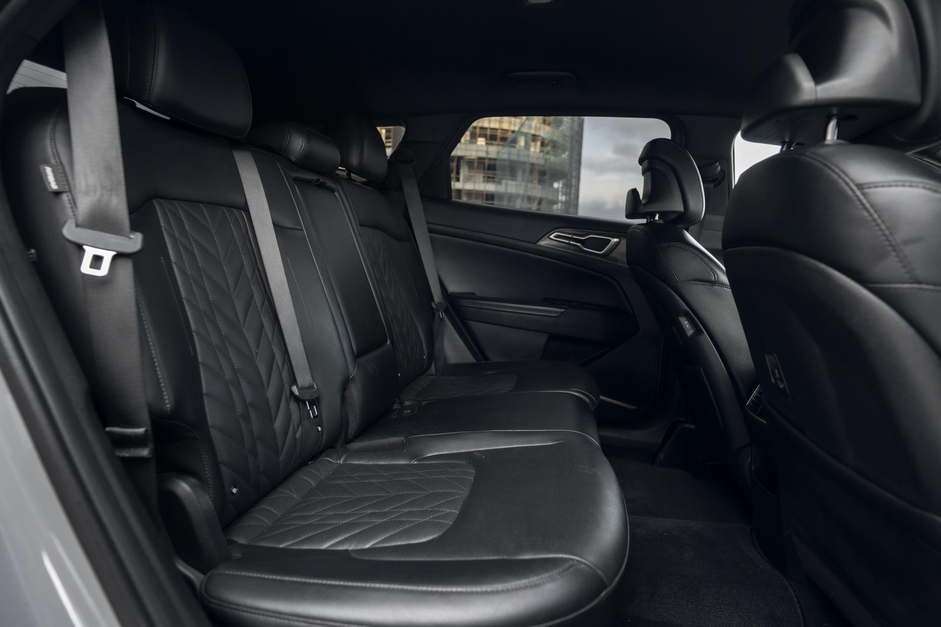 KIA Sportage — exterior view 8
