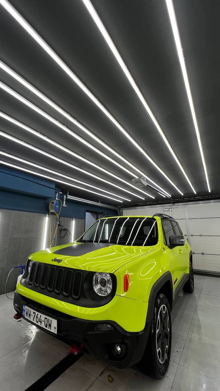 Jeep Renegade — exterior view 4
