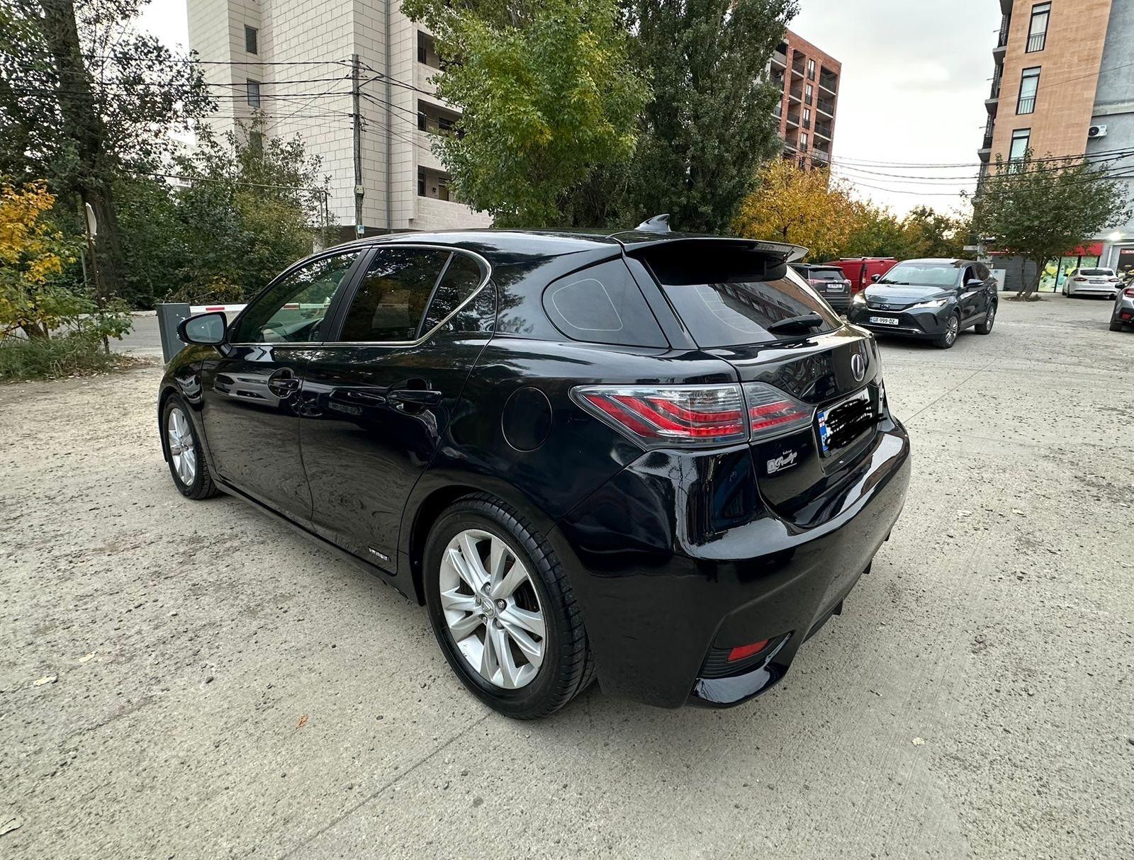 Lexus CT200 — exterior view 4