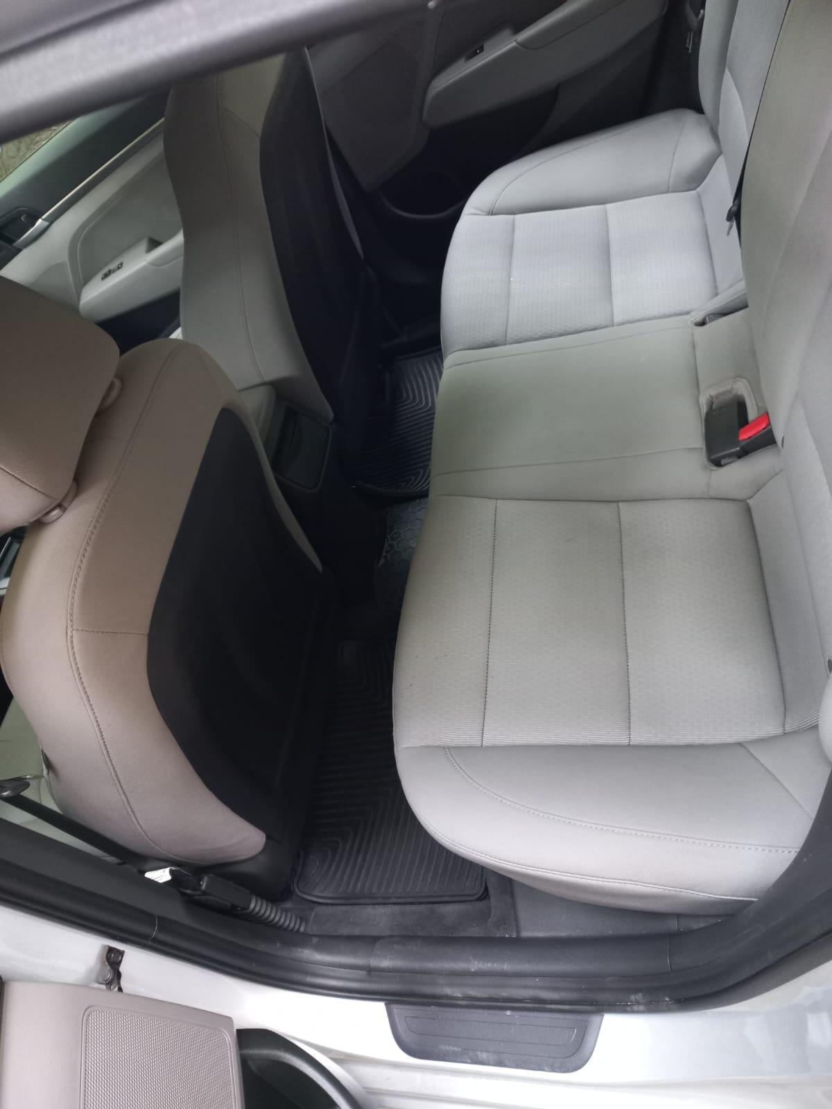 Hyundai Elantra — exterior view 9