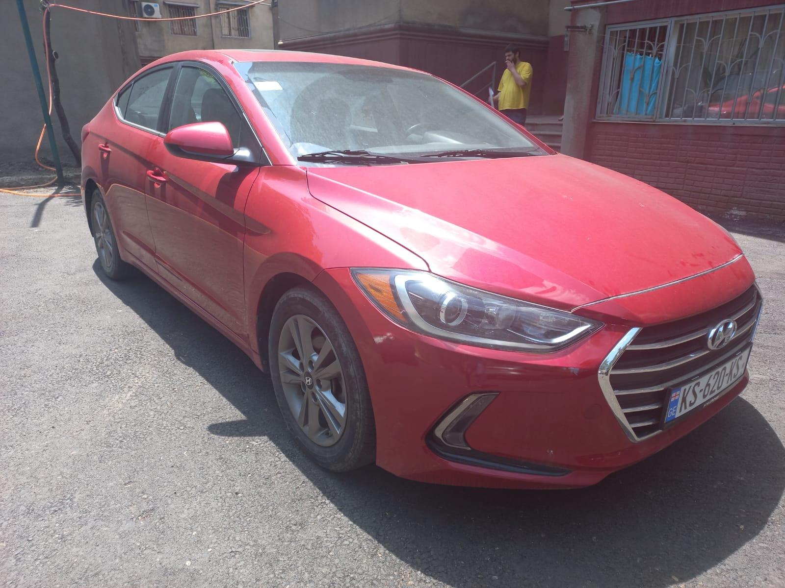Hyundai Elantra — exterior view 3