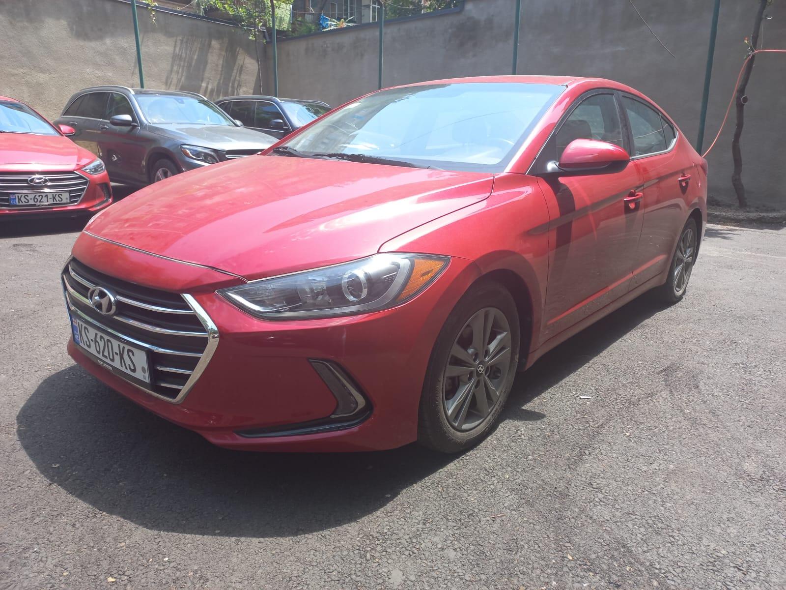 Hyundai Elantra — exterior view 4