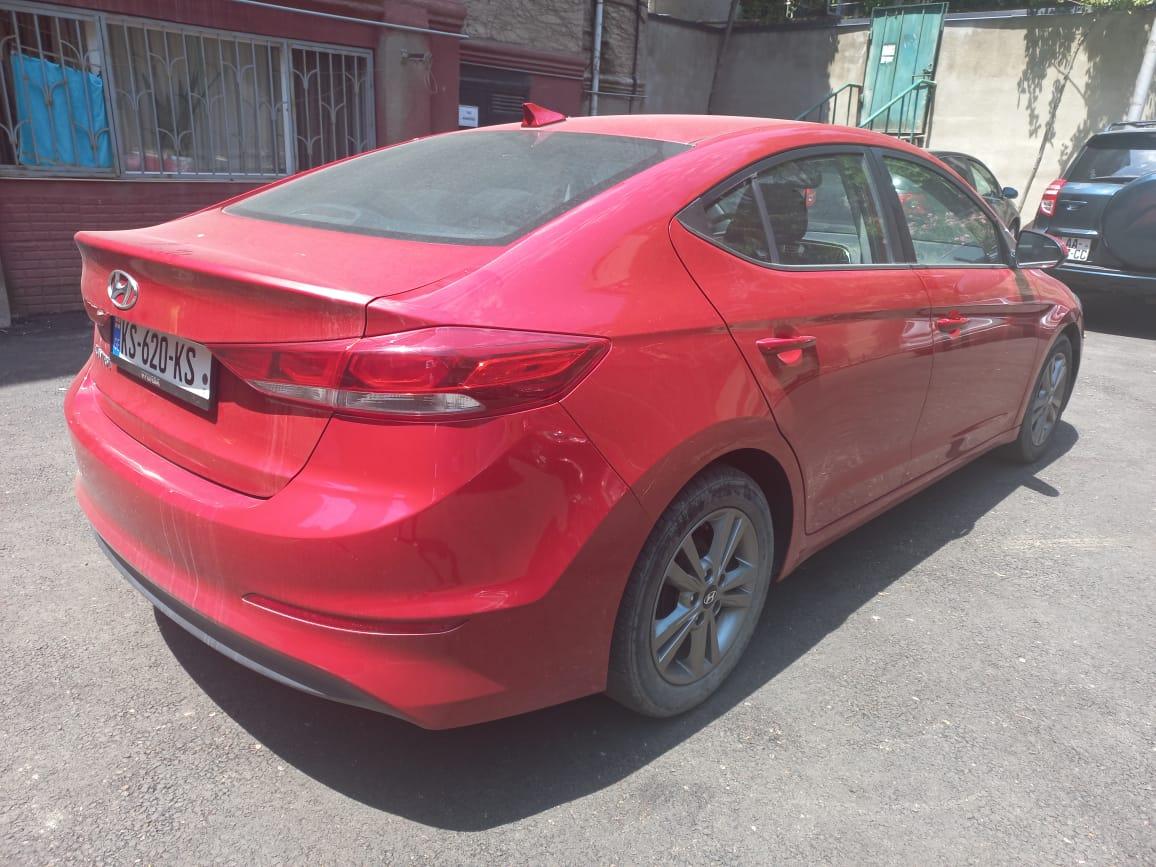 Hyundai Elantra — exterior view 5