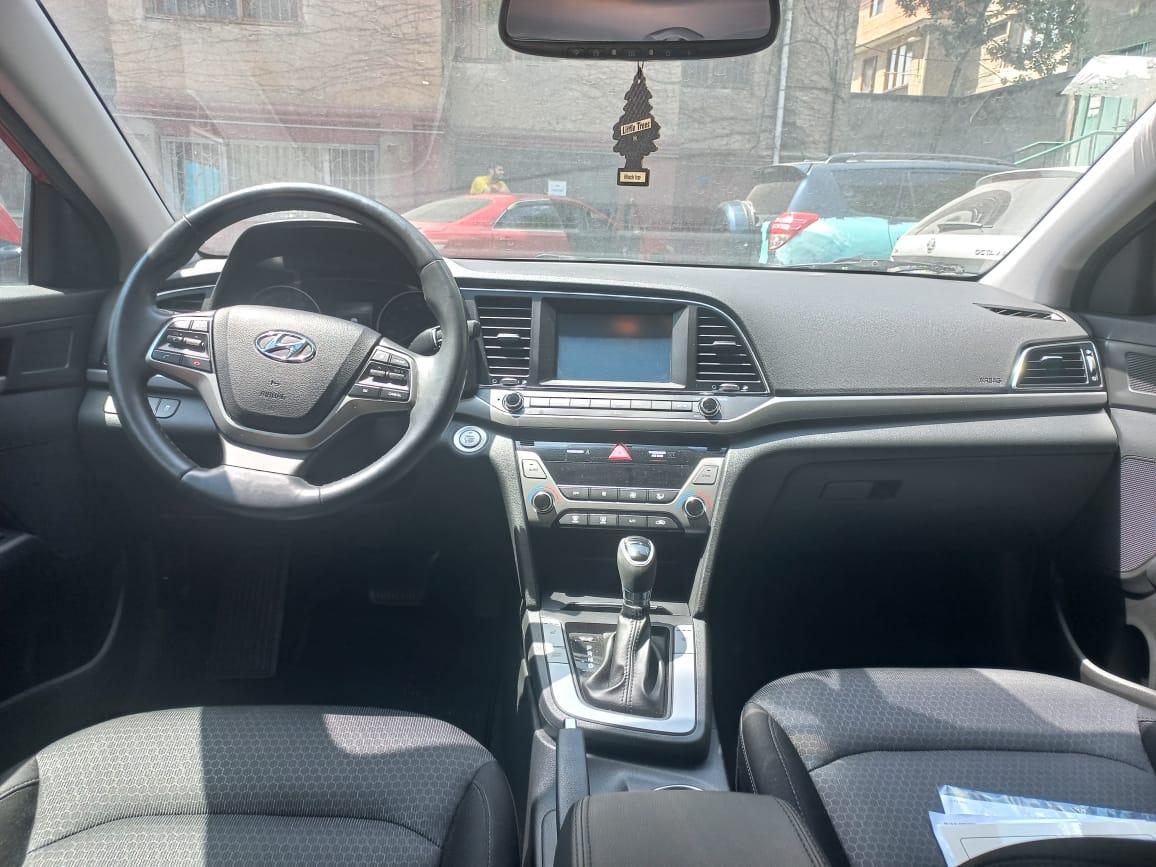 Hyundai Elantra — exterior view 9