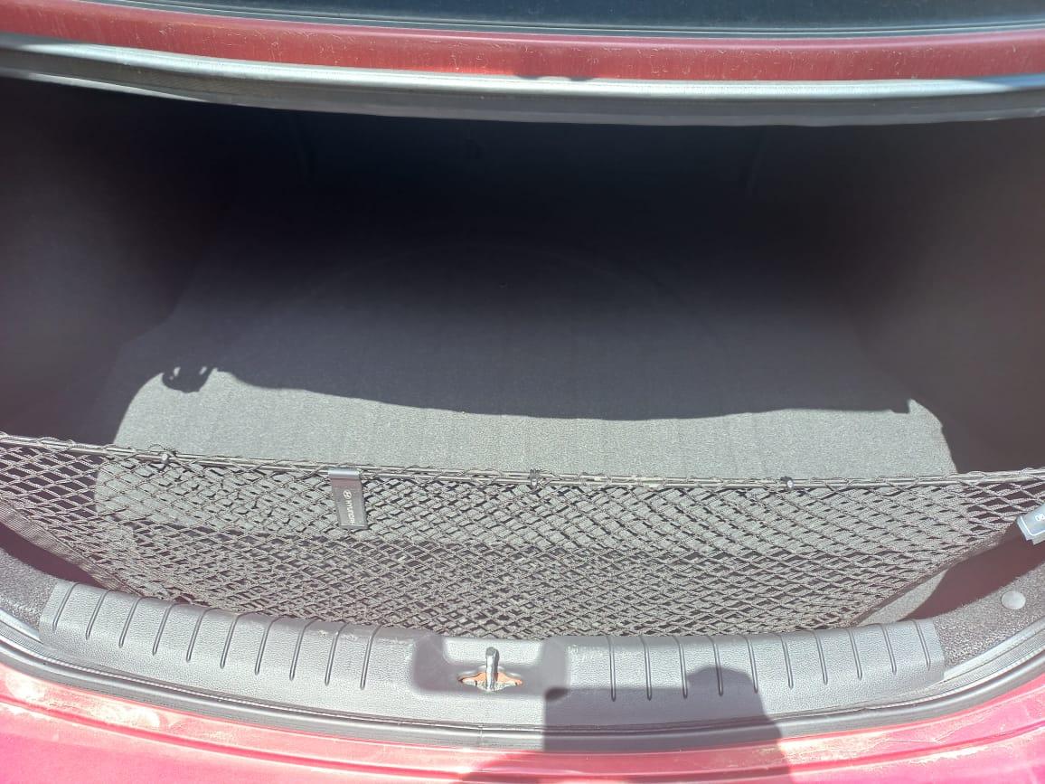 Hyundai Elantra — exterior view 10
