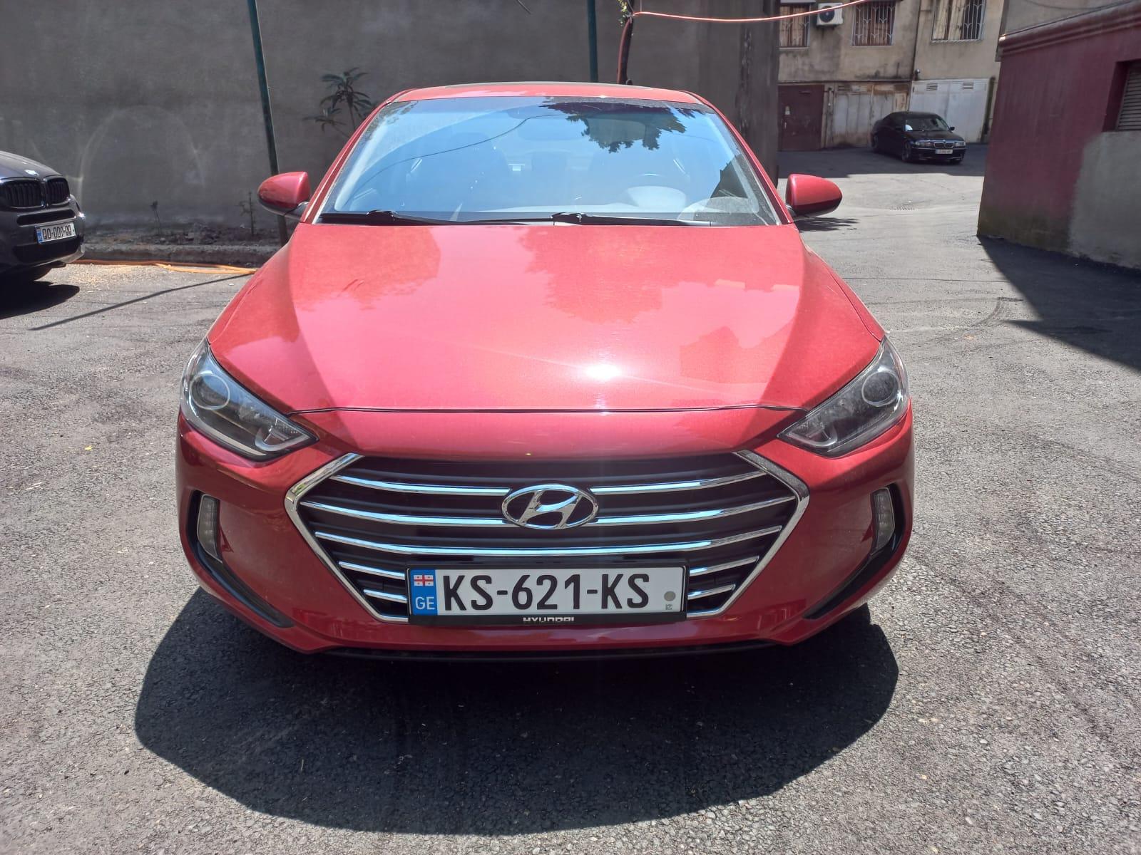 Hyundai Elantra — exterior view 3