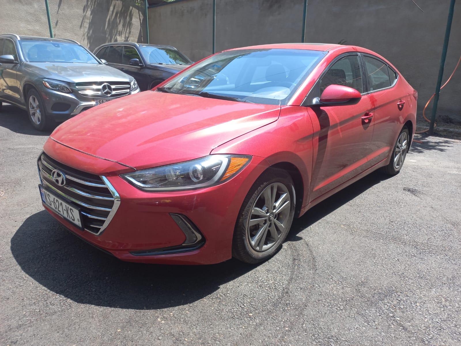 Hyundai Elantra — exterior view 4
