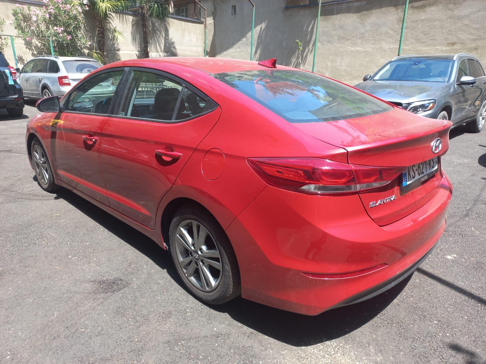 Hyundai Elantra — exterior view 6