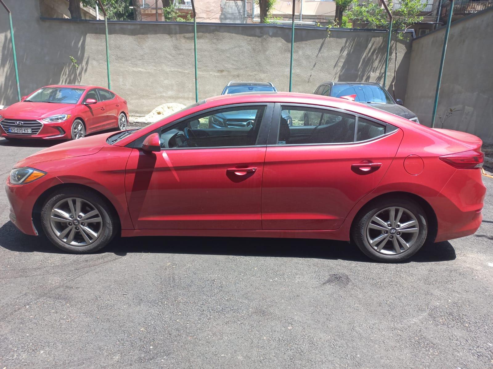 Hyundai Elantra — exterior view 7
