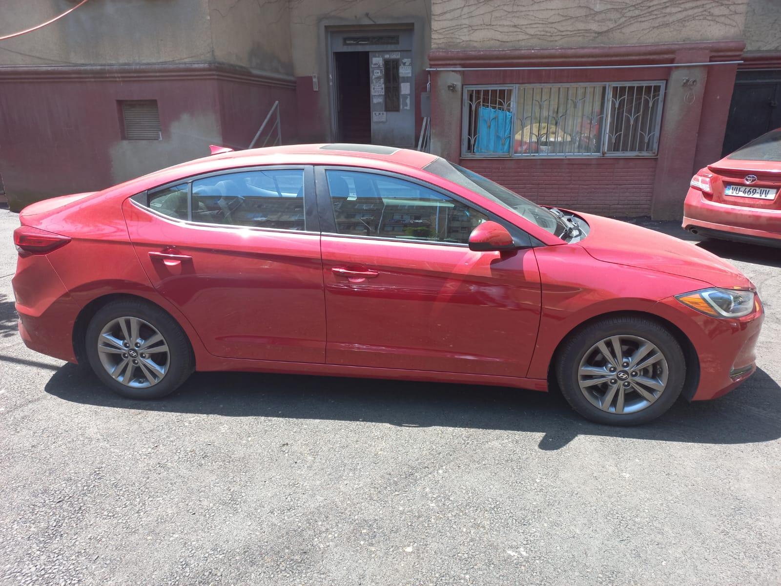 Hyundai Elantra — exterior view 8