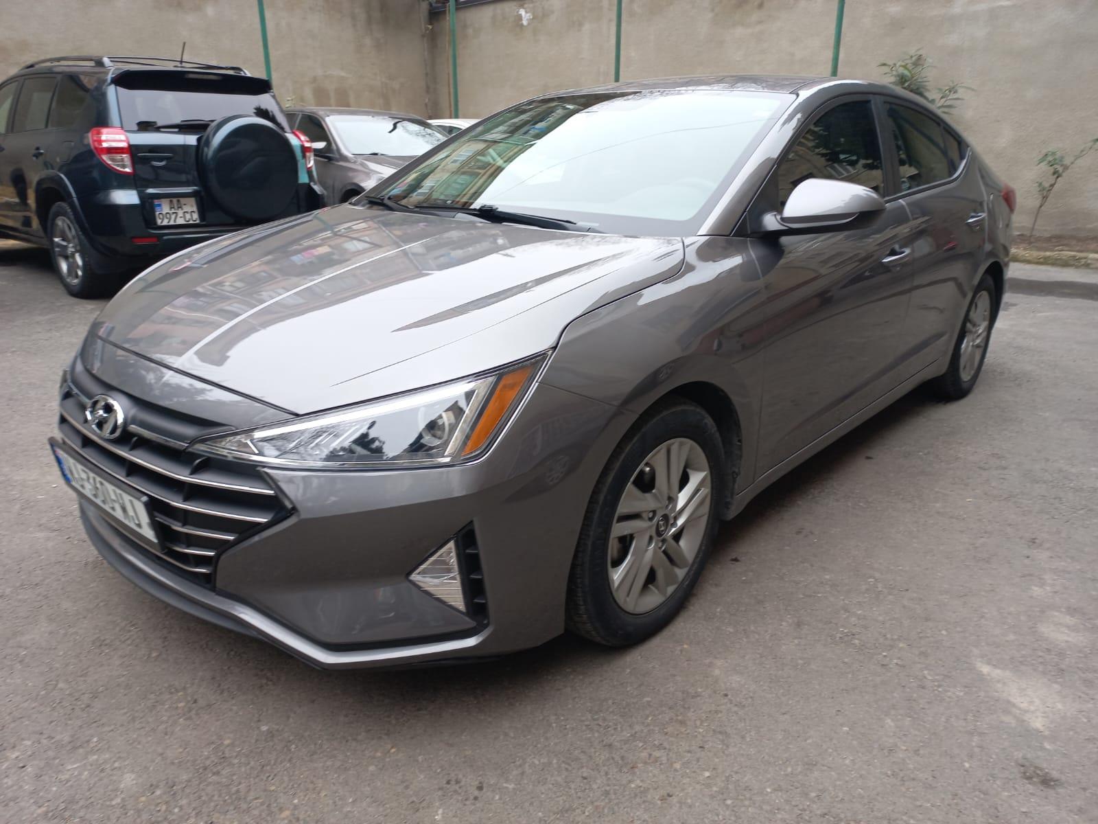 Hyundai Elantra — exterior view 3