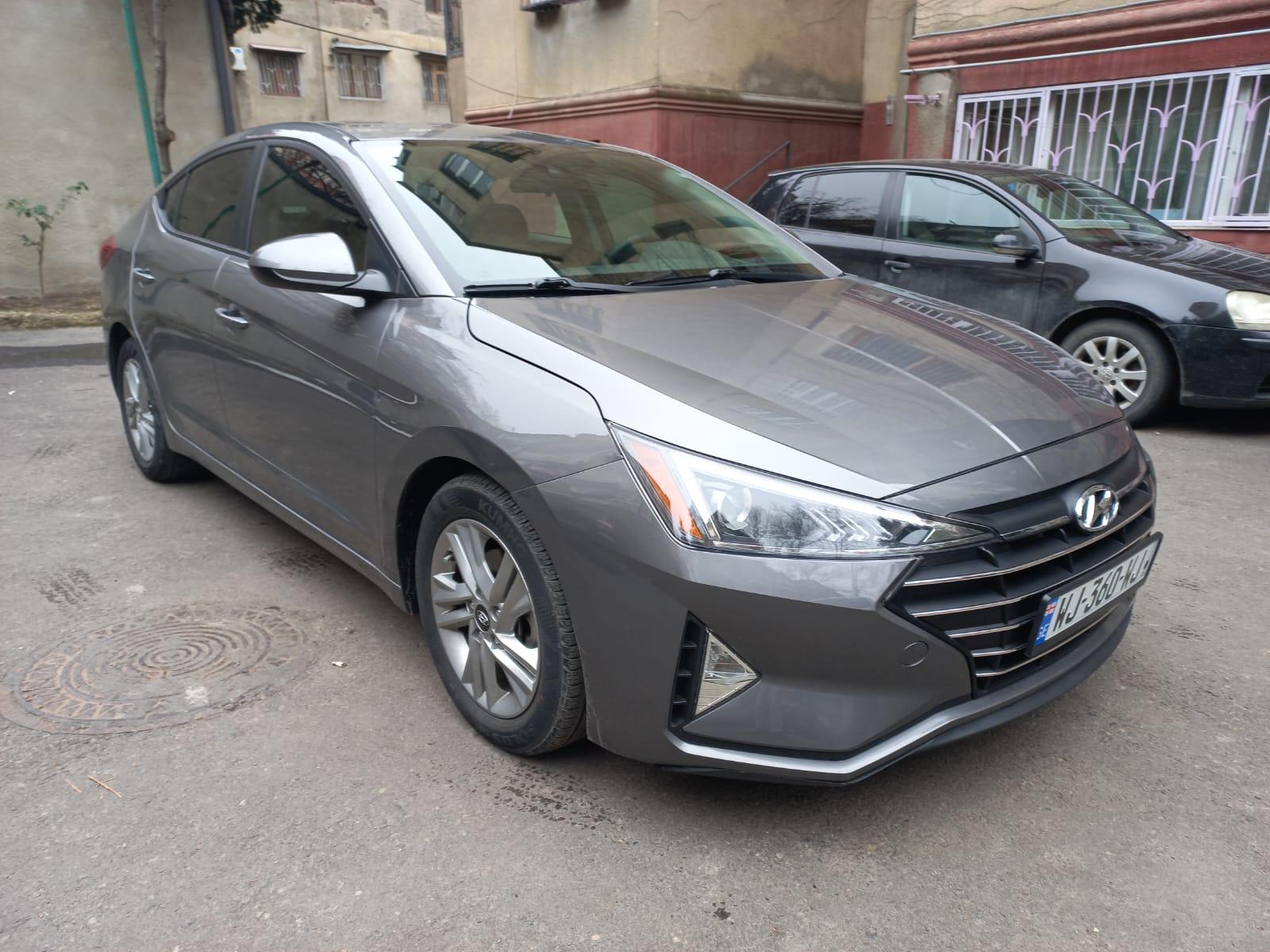 Hyundai Elantra — exterior view 4