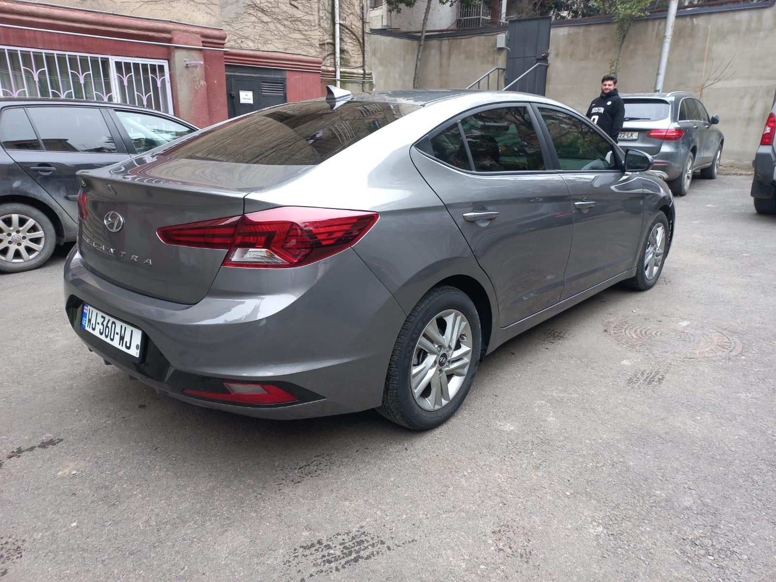 Hyundai Elantra — exterior view 7