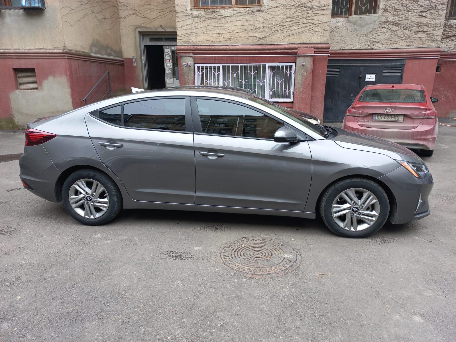 Hyundai Elantra — exterior view 9