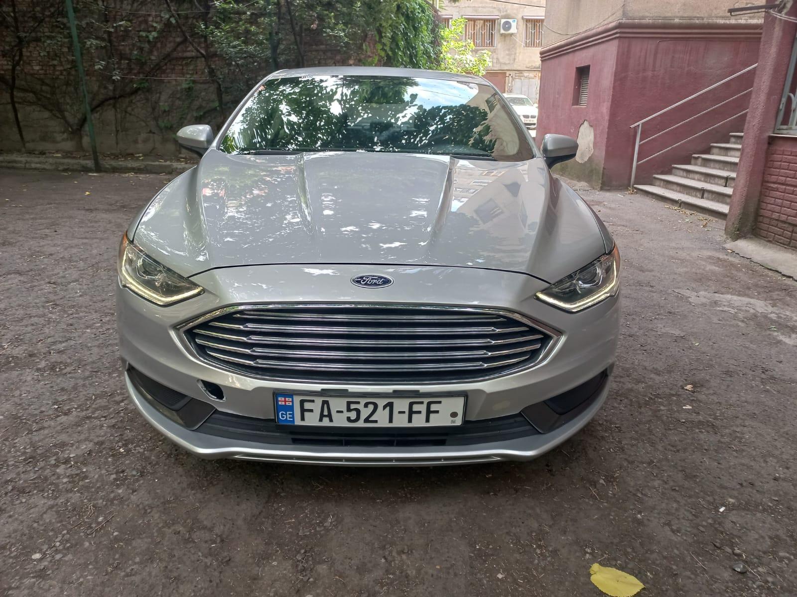 Ford Fusion — exterior view 2
