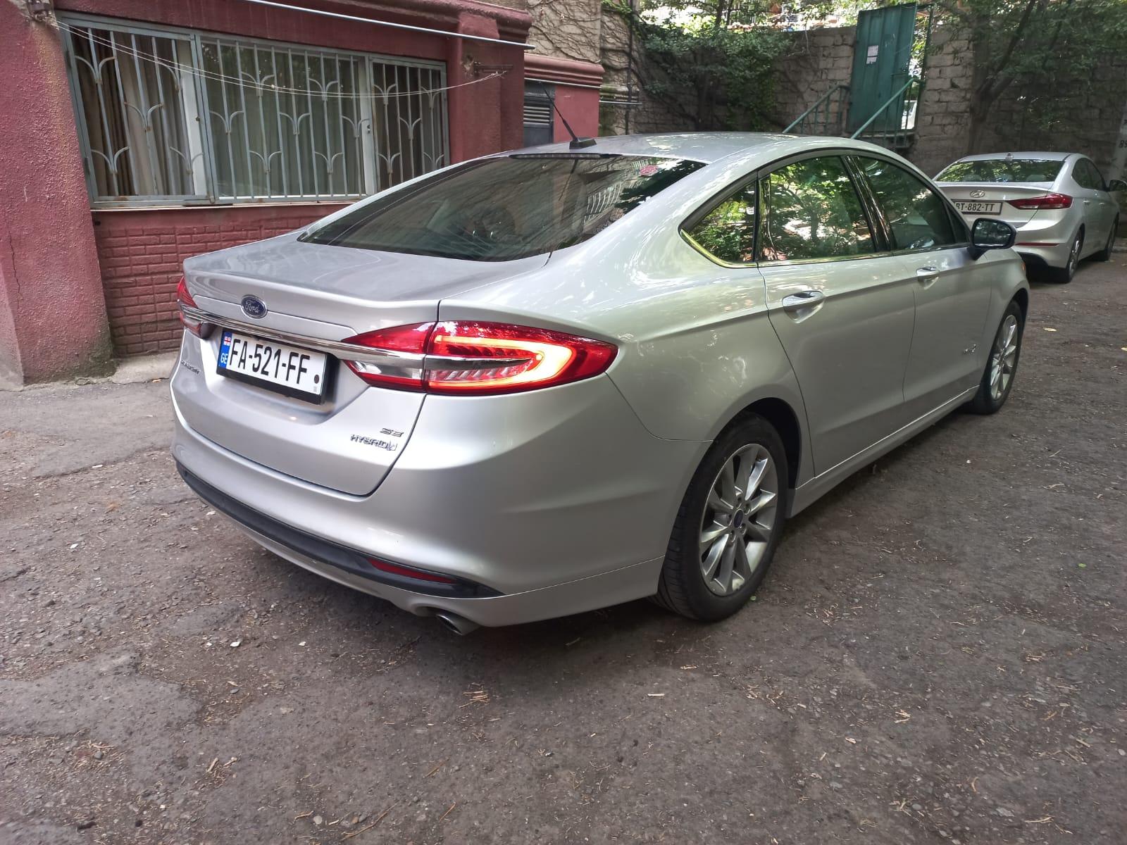Ford Fusion — exterior view 5