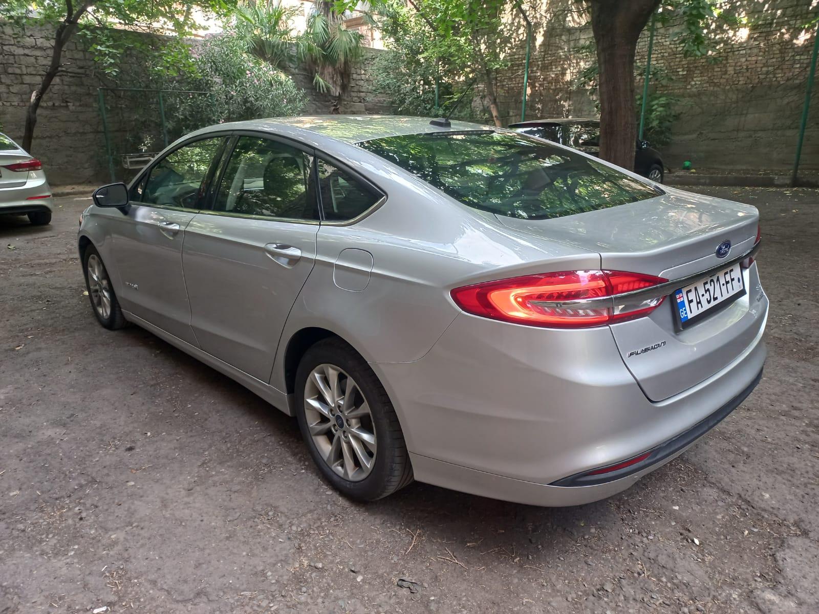 Ford Fusion — exterior view 6