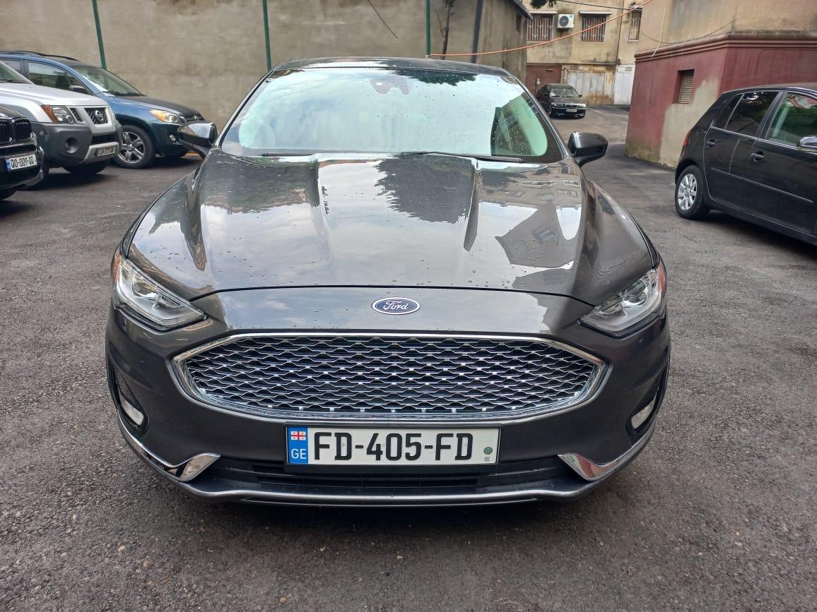 Ford Fusion — exterior view 3