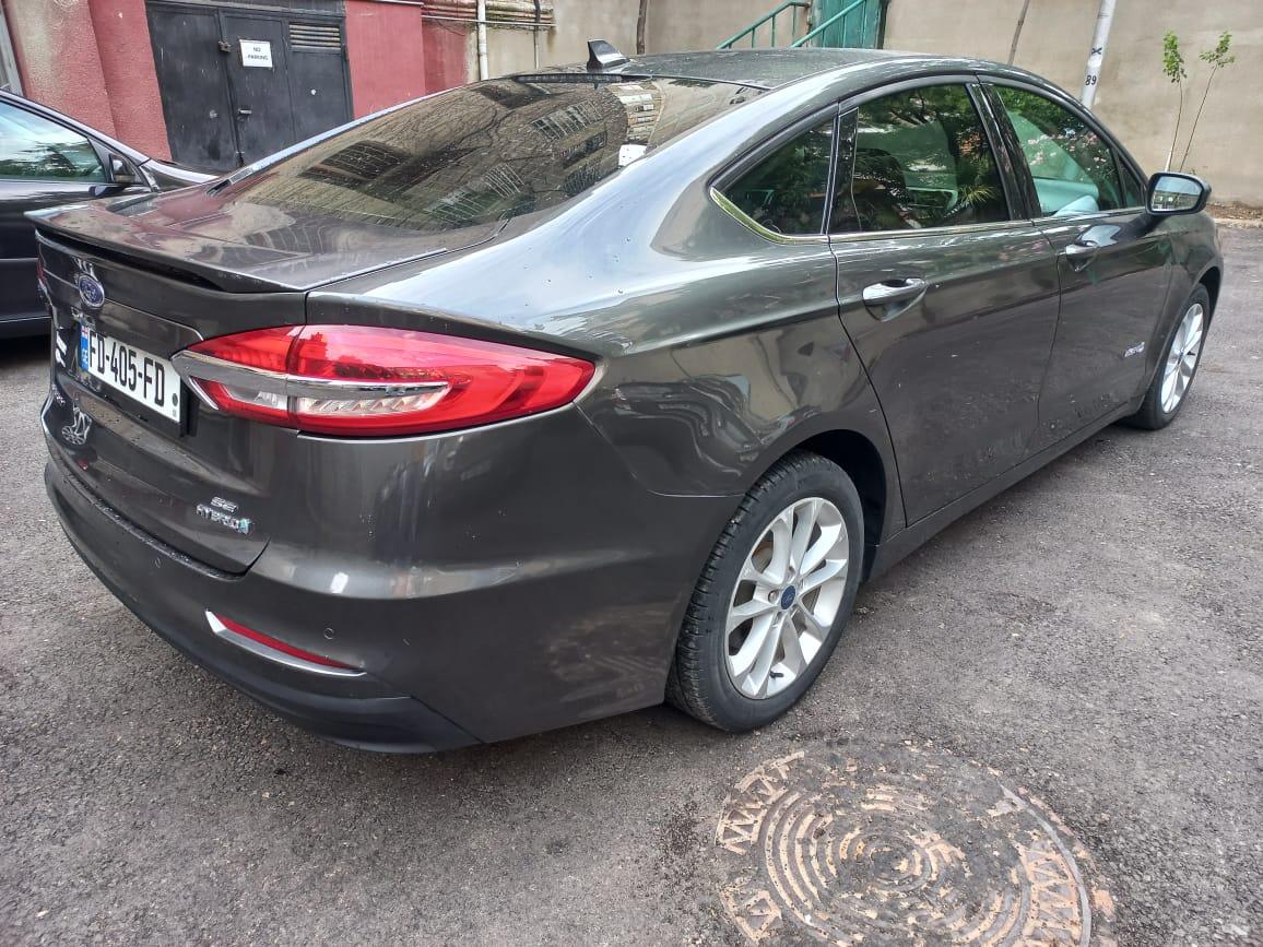 Ford Fusion — exterior view 5