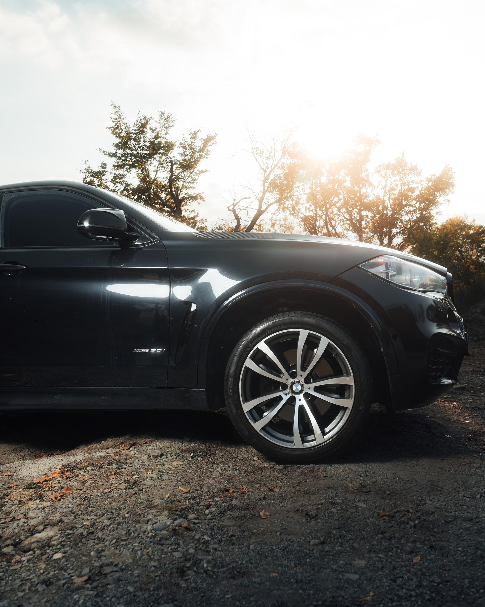 BMW X6 — exterior view 4