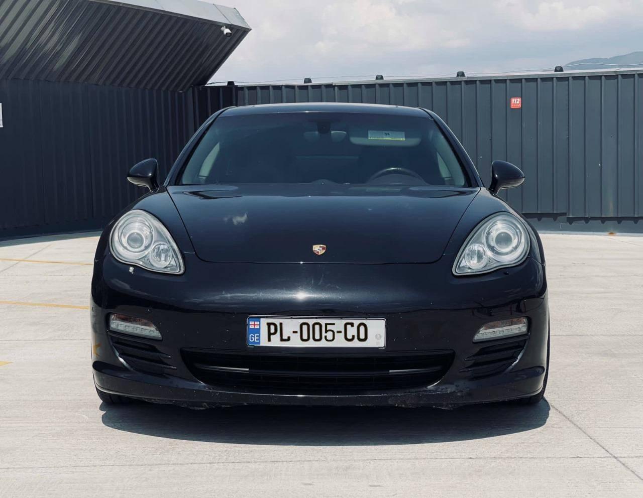 Porsche Panamera — exterior view 2