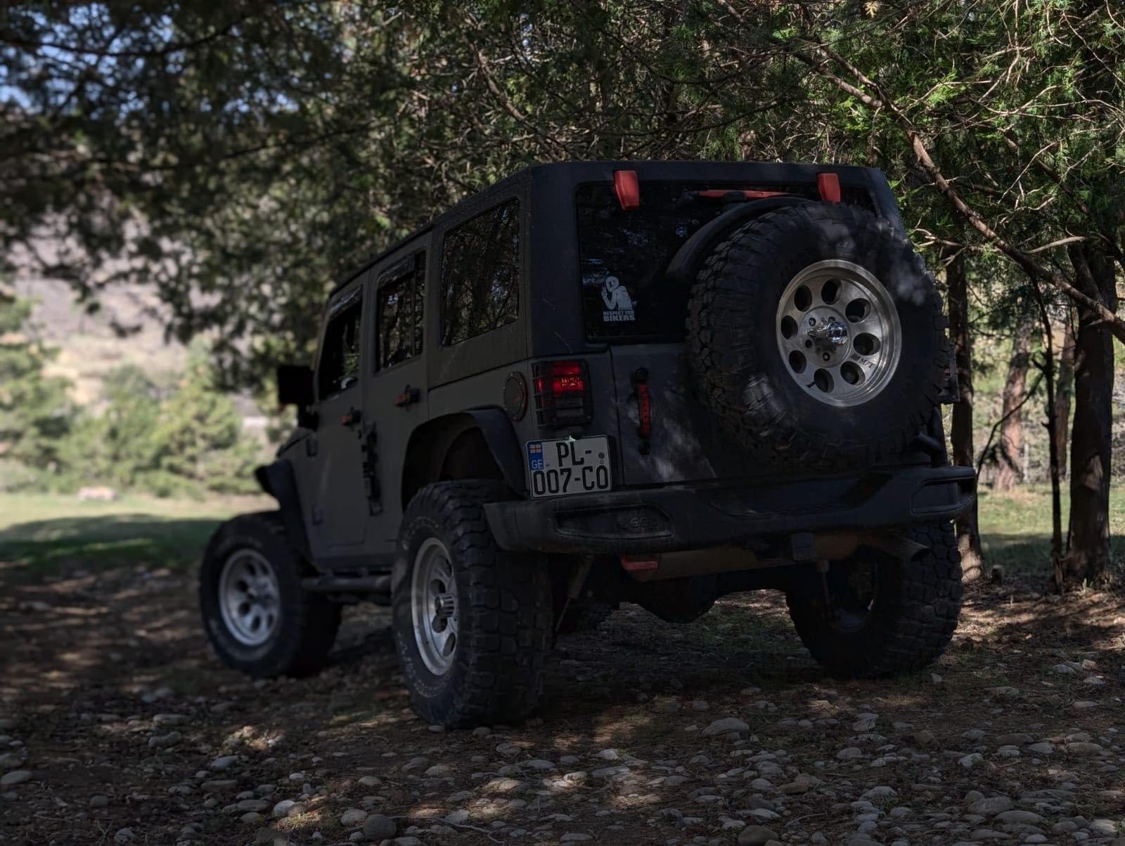 Jeep Rubicon — exterior view 2