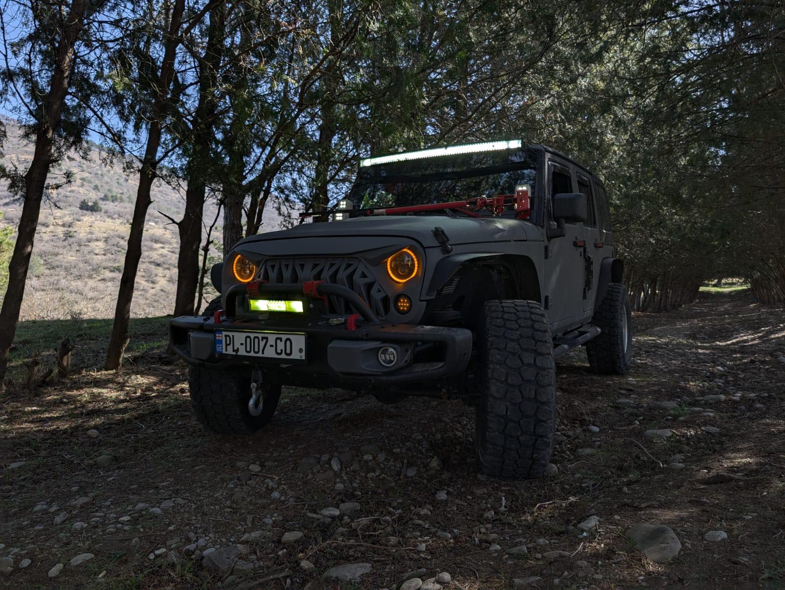 Jeep Rubicon — exterior view 5