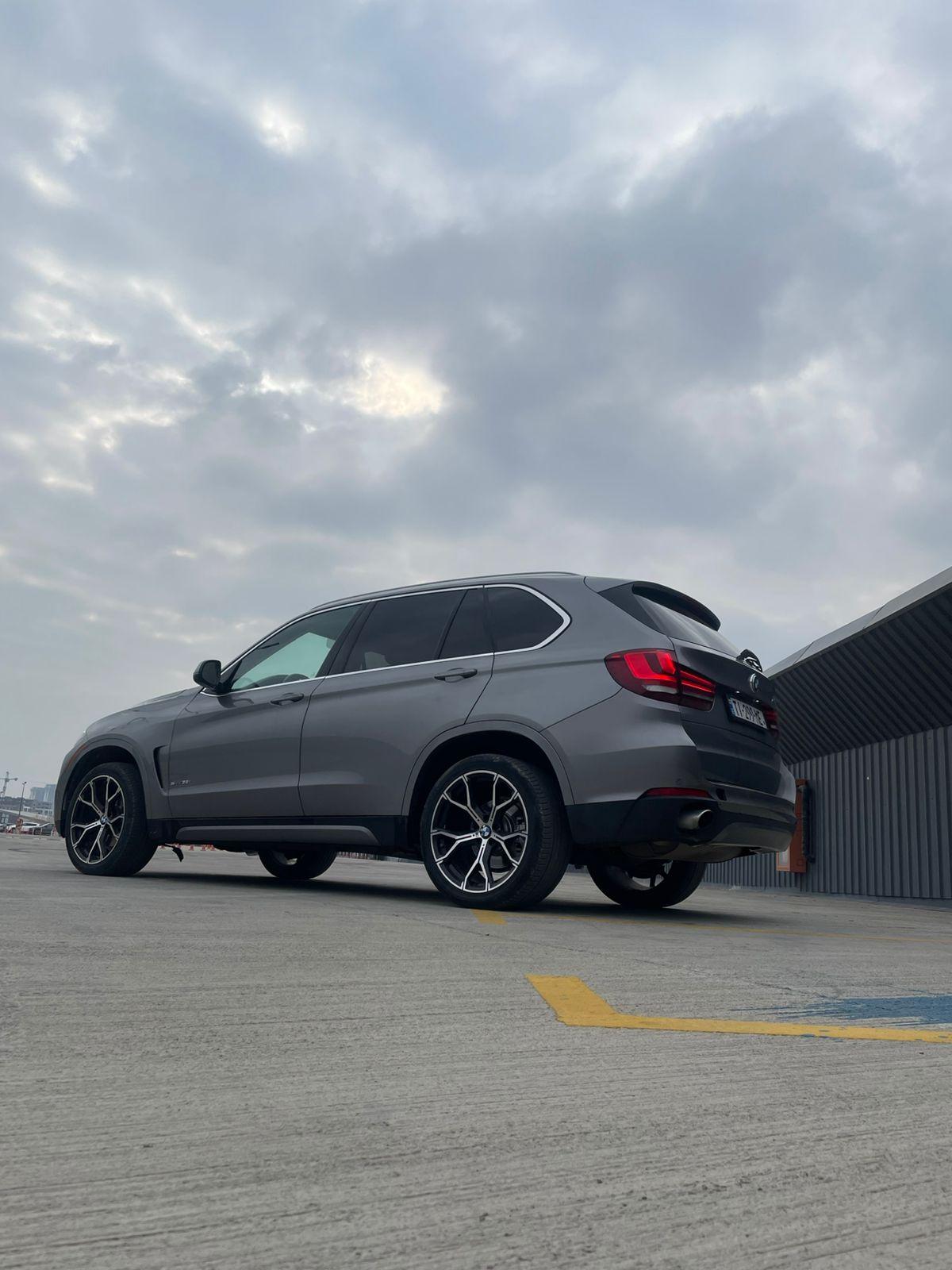 BMW X5 — exterior view 2