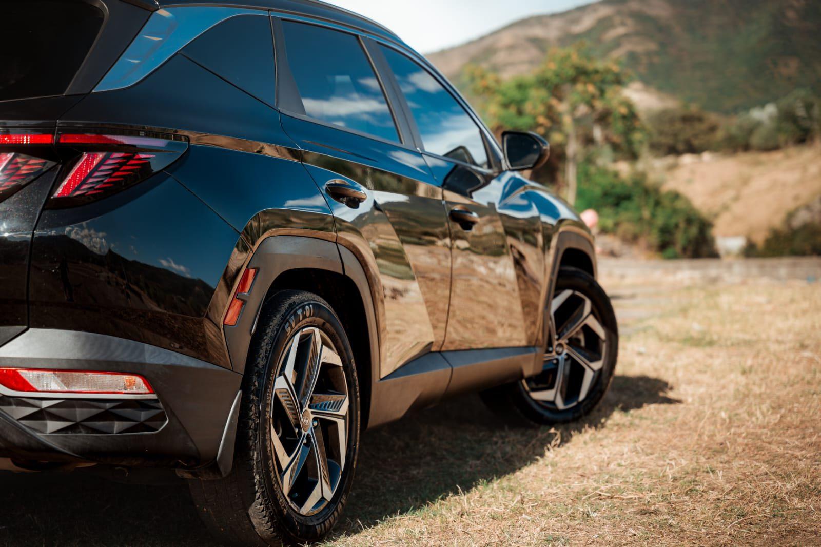 Hyundai Tucson — exterior view 3
