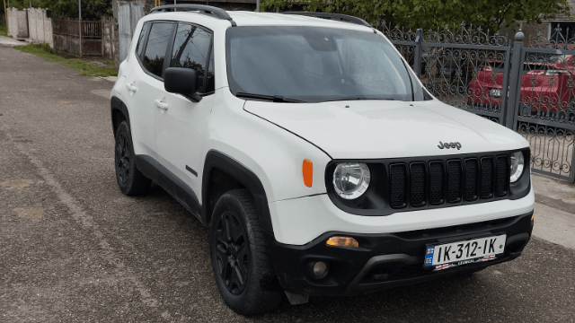 Jeep Renegade for rent in Georgia from 45 € per day