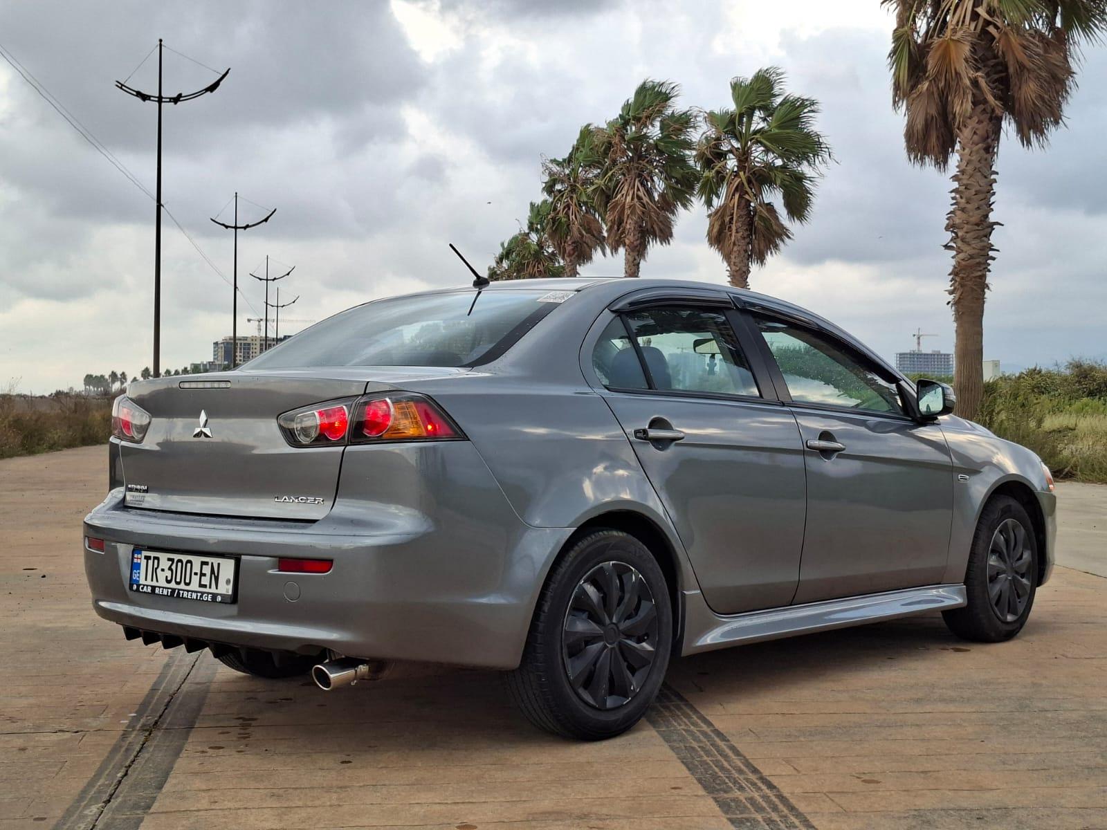 Mitsubishi Lancer — exterior view 2