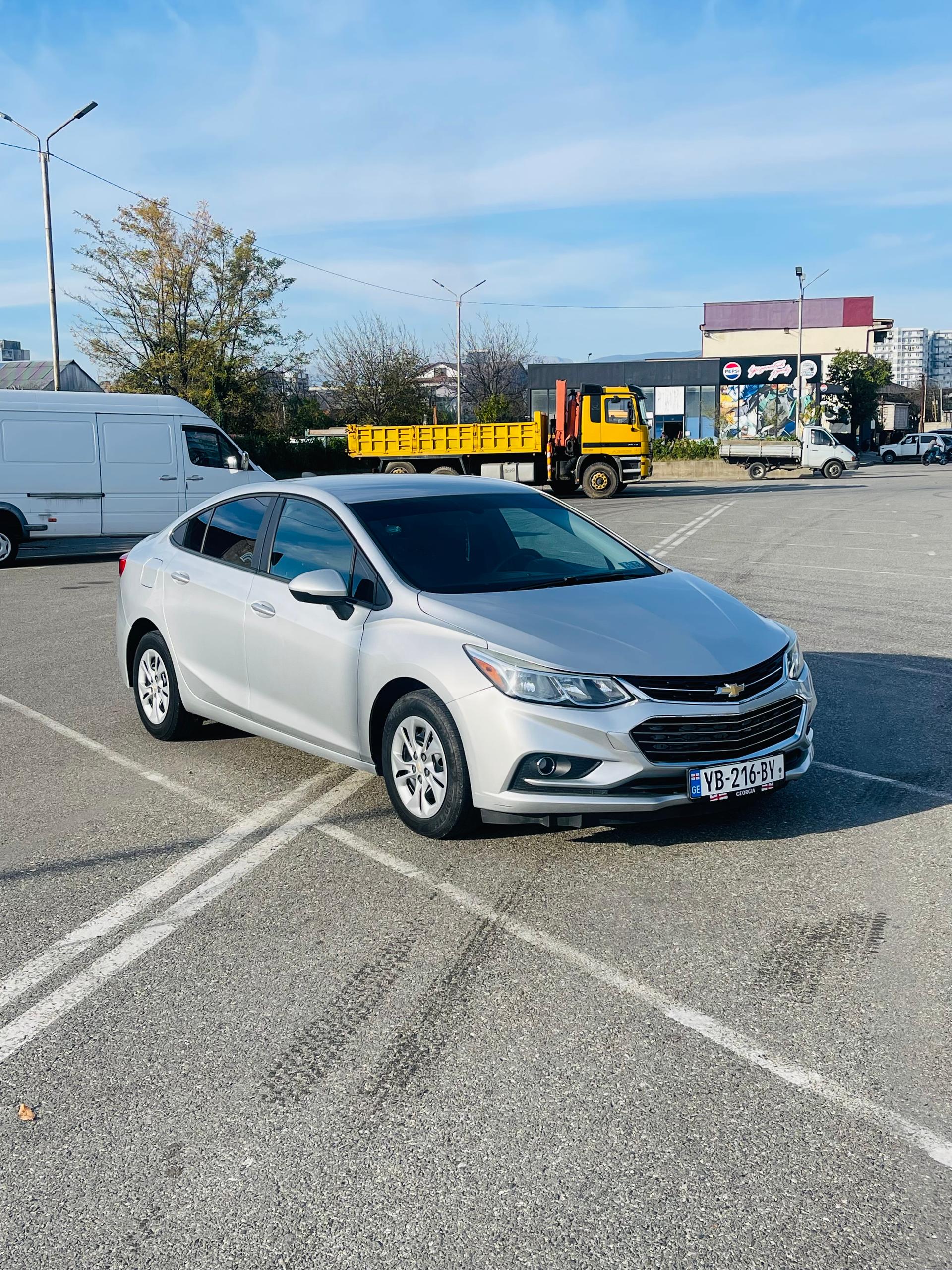 Chevrolet Cruze — exterior view 2