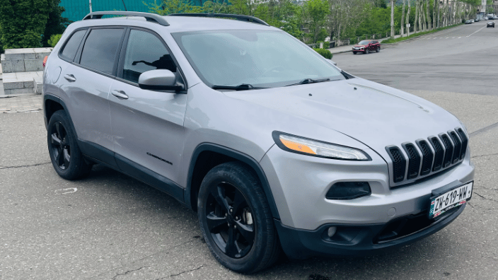 Jeep Cherokee for rent in Georgia from 55 € per day