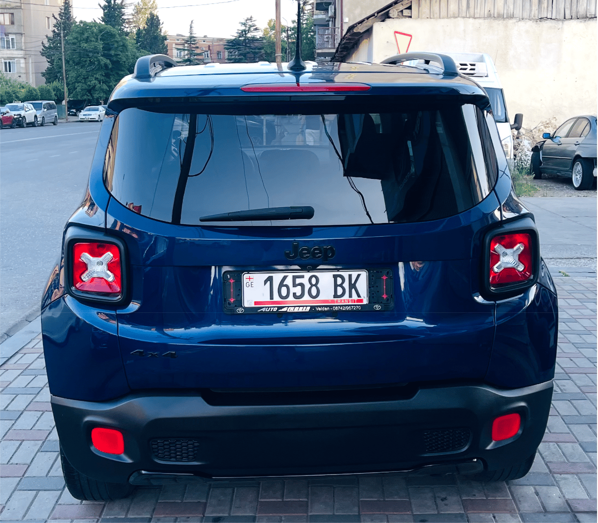 Jeep Renegade — exterior view 3