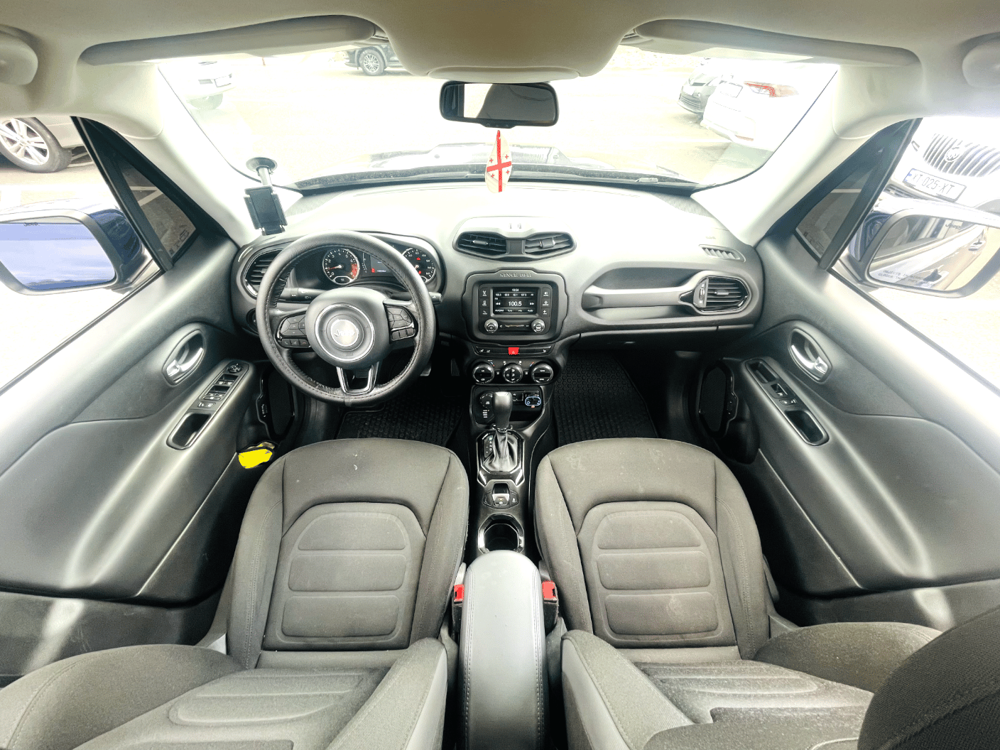 Jeep Renegade — exterior view 7