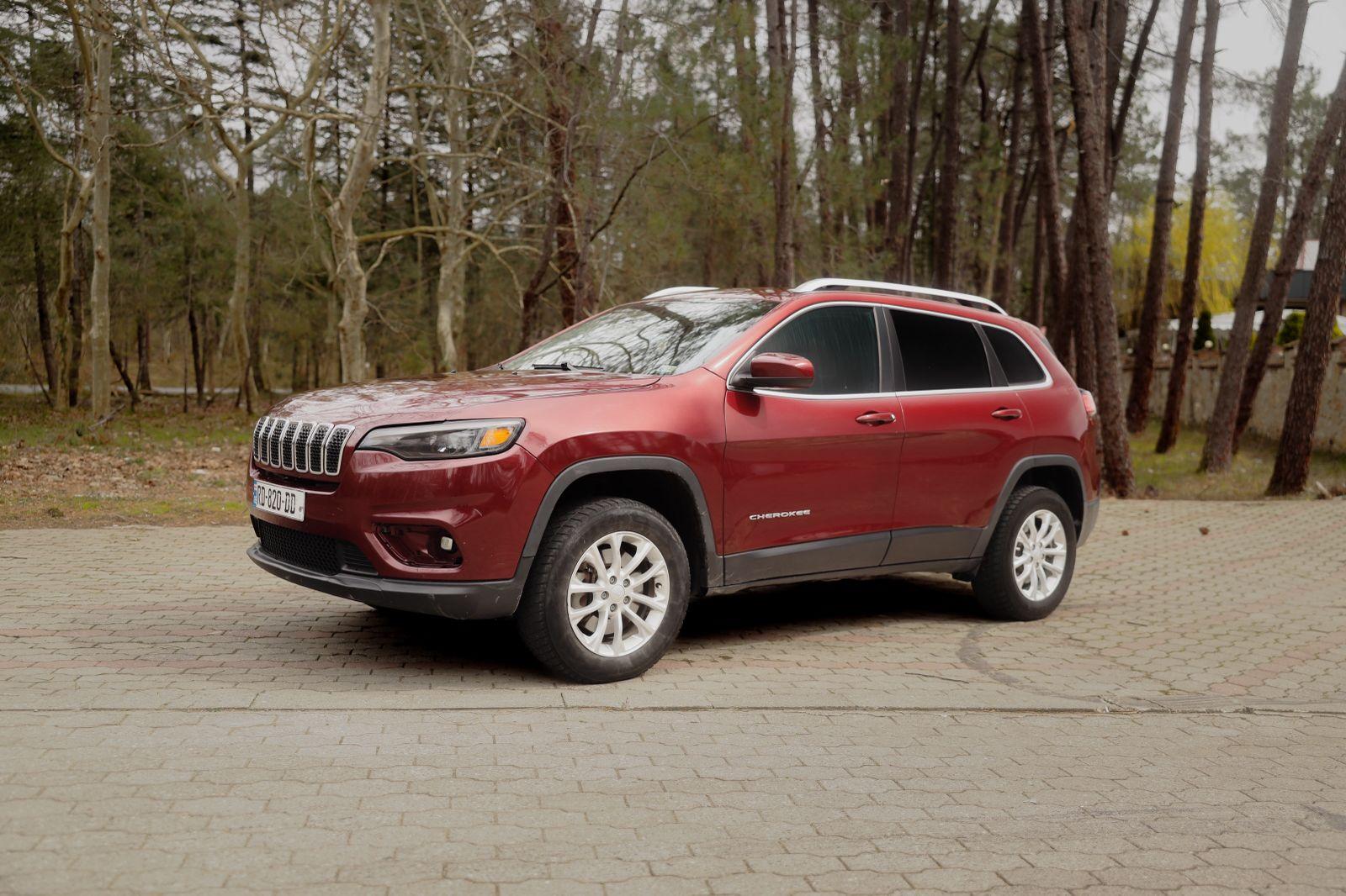 Jeep Cherokee — exterior view 5