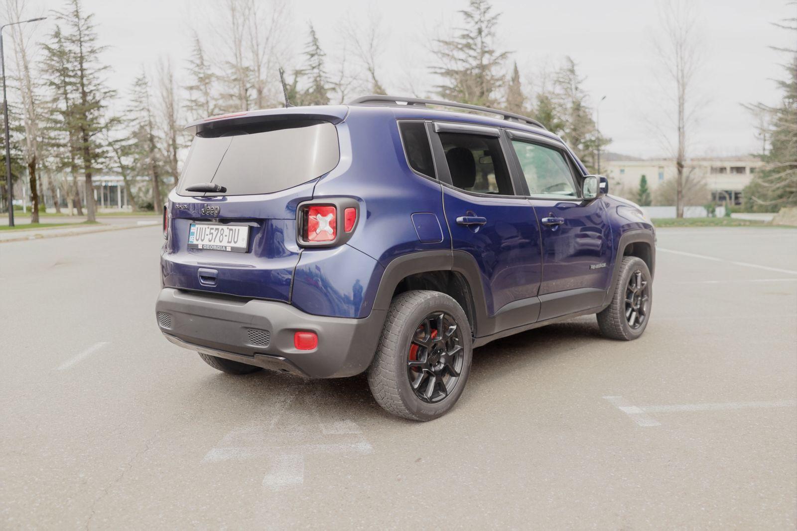 Jeep Renegade — exterior view 3