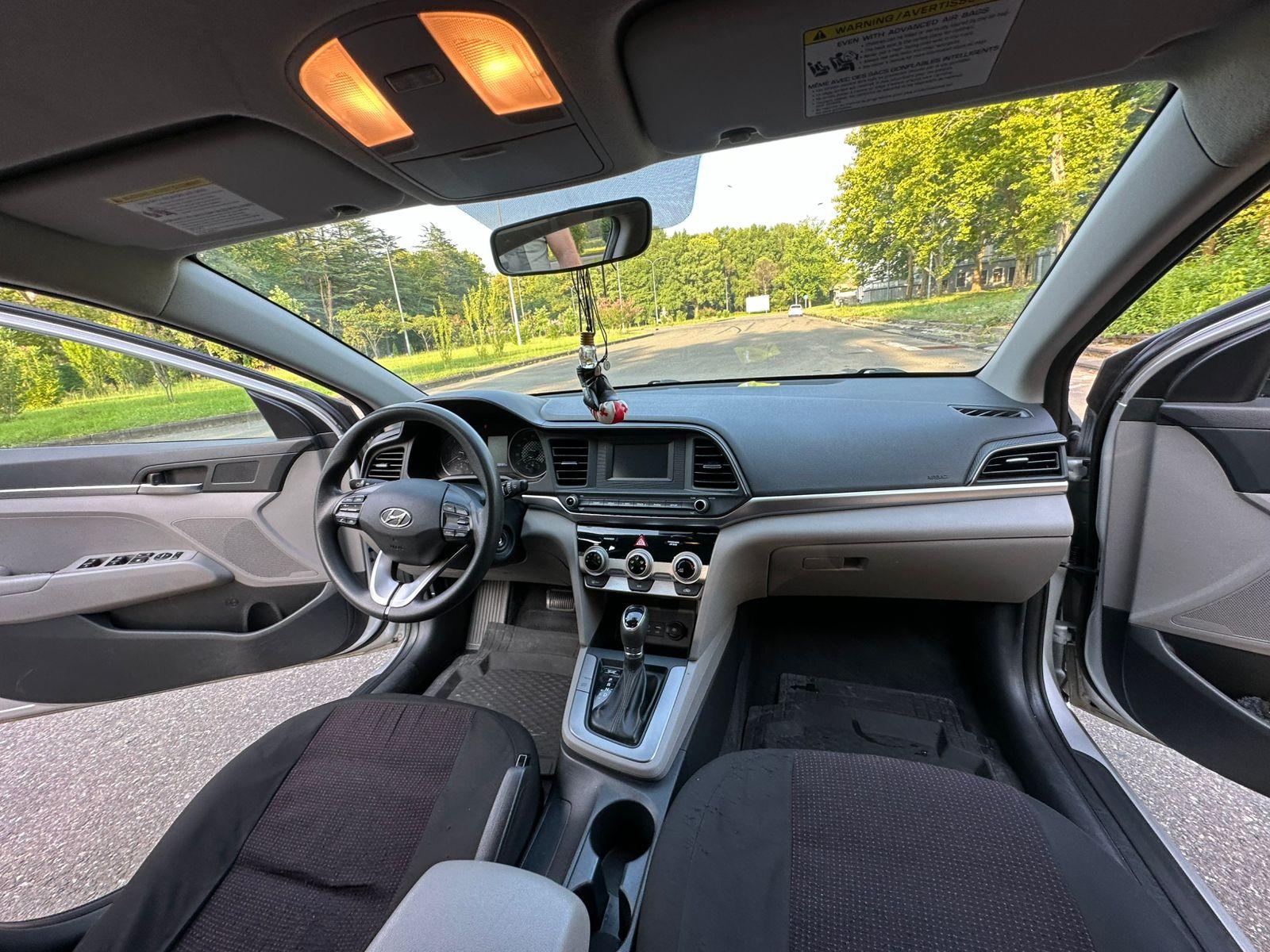 Huyndai Elantra — exterior view 6