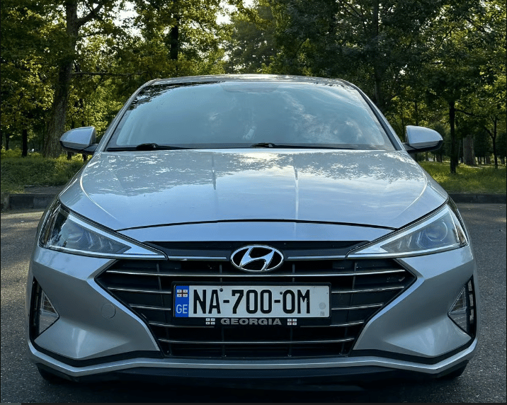 Huyndai Elantra — exterior view 3